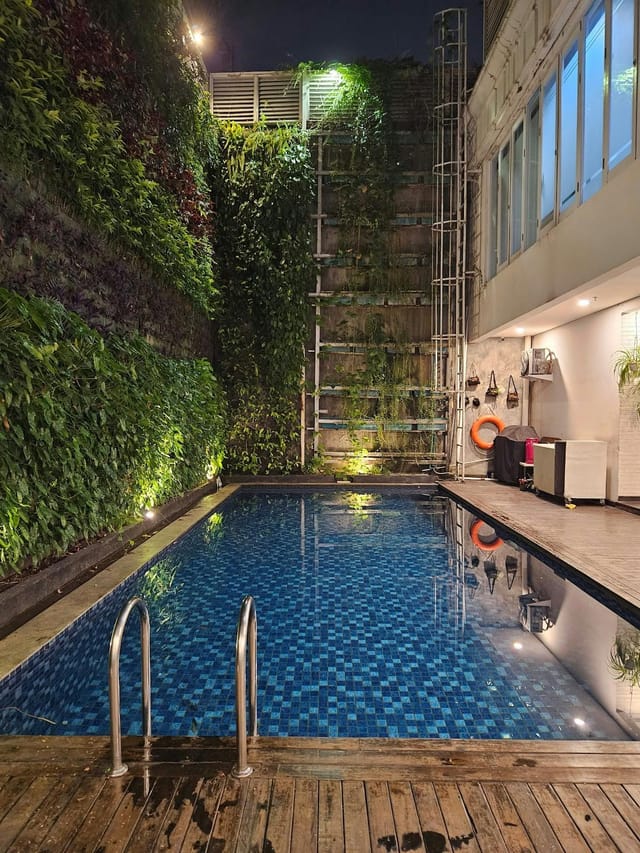 Outdoor reception space at Frestro Asia Thamrin, Jambuluwuk Hotel for intimate events.