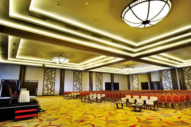 Kweni Boardroom