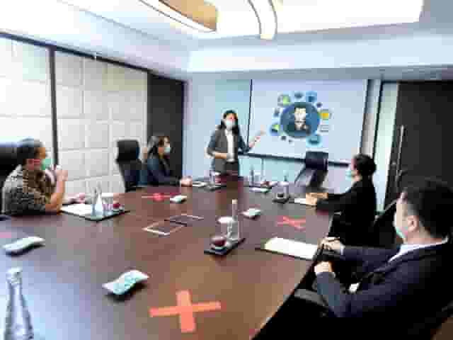 Kweni Boardroom
