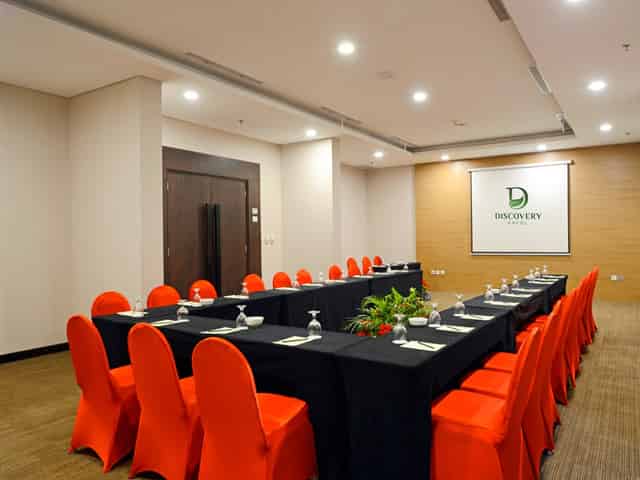 Kweni Boardroom