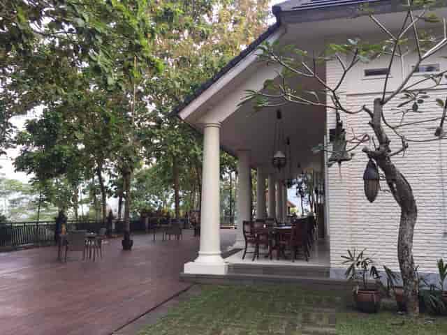Patio Colonial at Plataran Borobudur: serene open-air venue for intimate retreats and events.