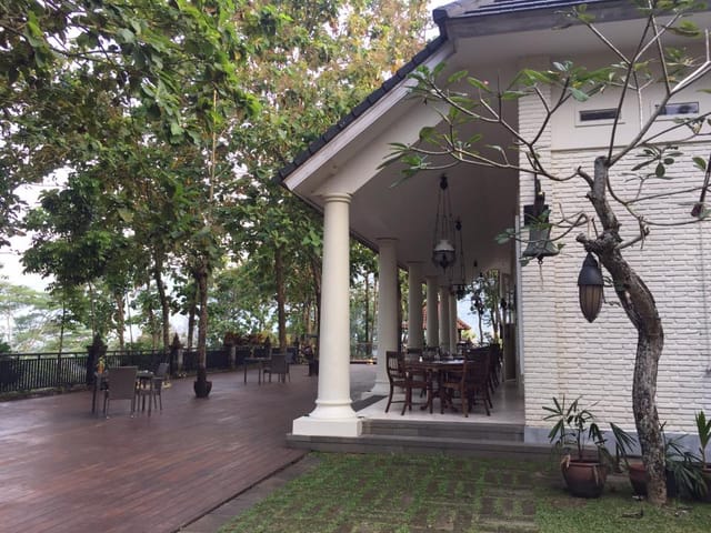 Patio Colonial at Plataran Borobudur: serene open-air venue for intimate retreats and events.