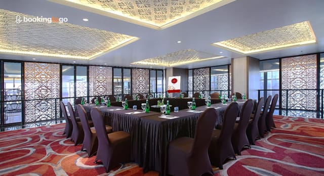U-shape boardroom at Grandhika Iskandarsyah Jakarta for corporate meetings and business events.