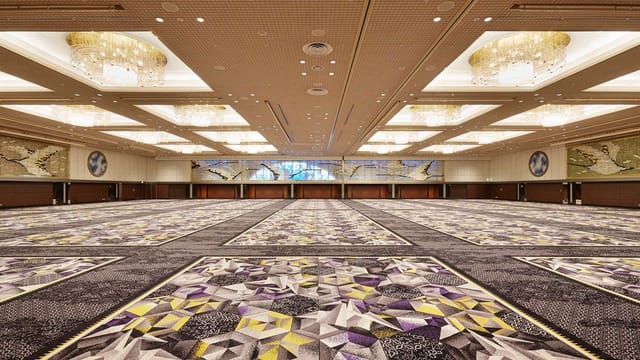 Orizuru Rei ballroom, Hotel New Otani Tokyo, high-ceiling gala dinner and conference venue.