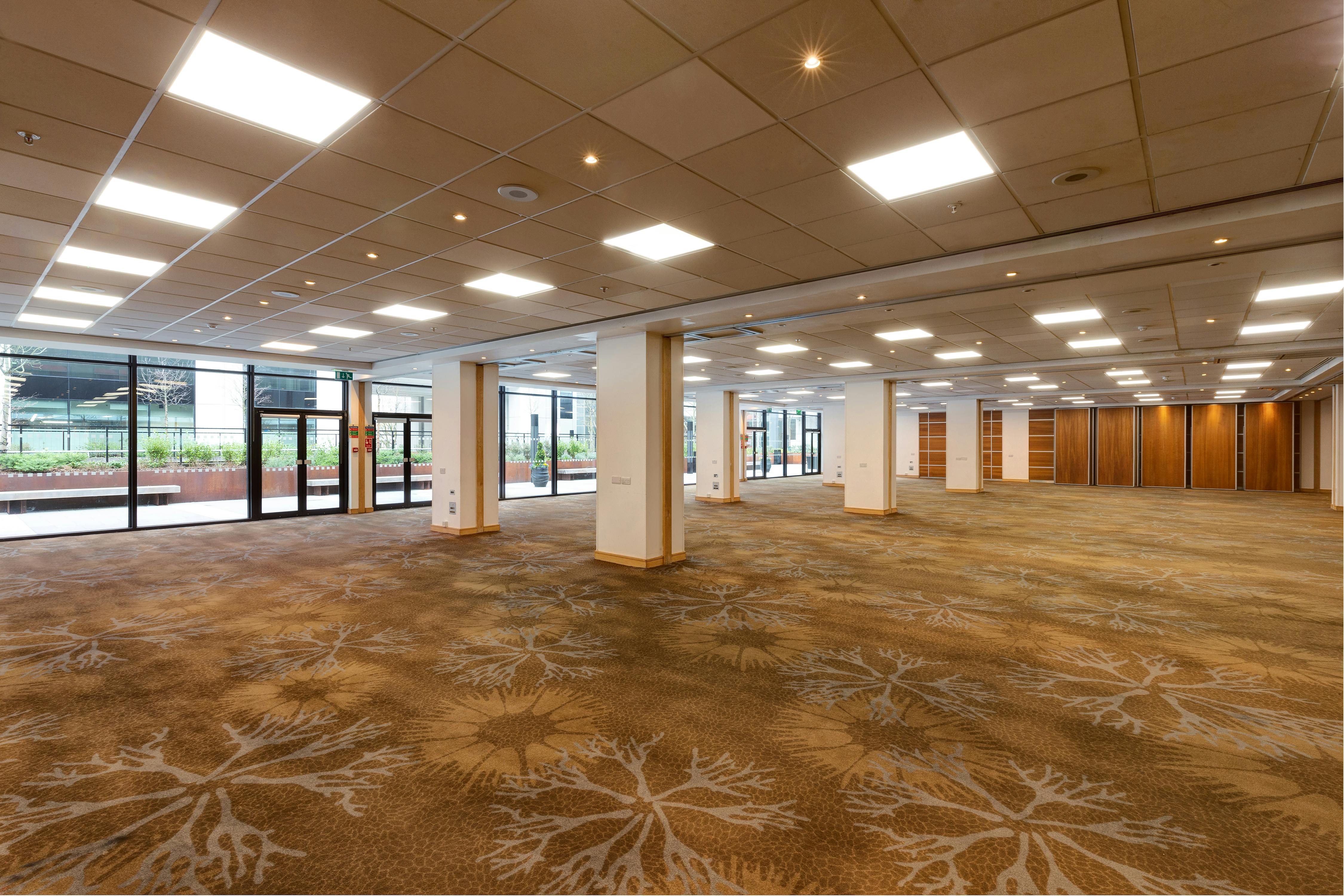 Novotel London West - Champagne Terrace image 1