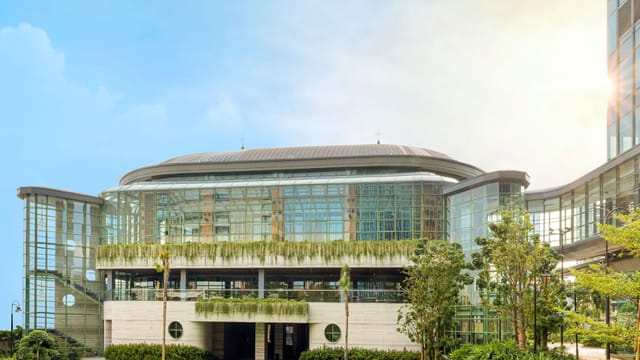 Royal Glasshouse Jakarta: Versatile venue for premium corporate retreats and brand activations.