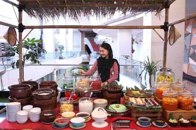 Bamboo-themed coffee break stall at Merlynn Park Hotel, ideal for corporate events and receptions.