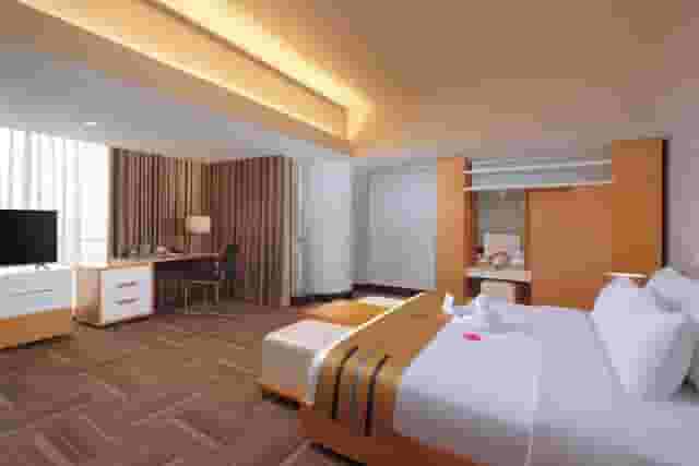 Rooms & Suites