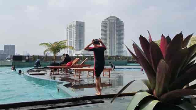 Havana Pool Bar at Merlynn Park Hotel: rooftop venue for corporate networking and events.