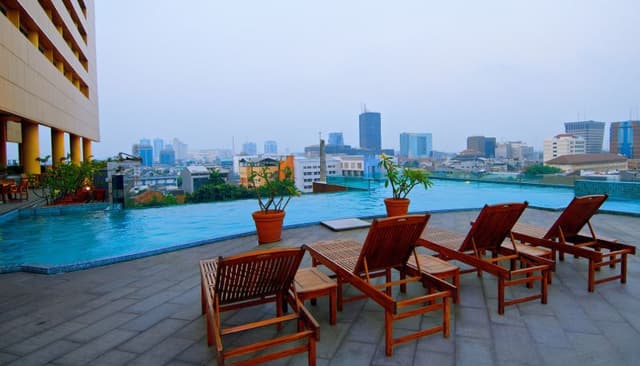 Havana Pool Bar And Terrace