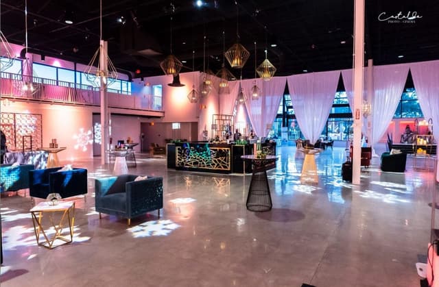 Open central gallery