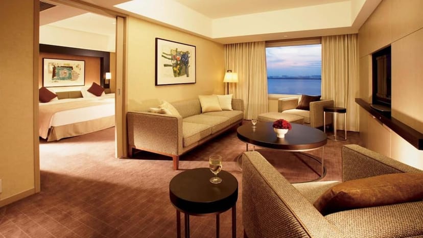 Jasmine luxury hotel suite in Tokyo Bay, perfect for executive meetings and VIP networking.