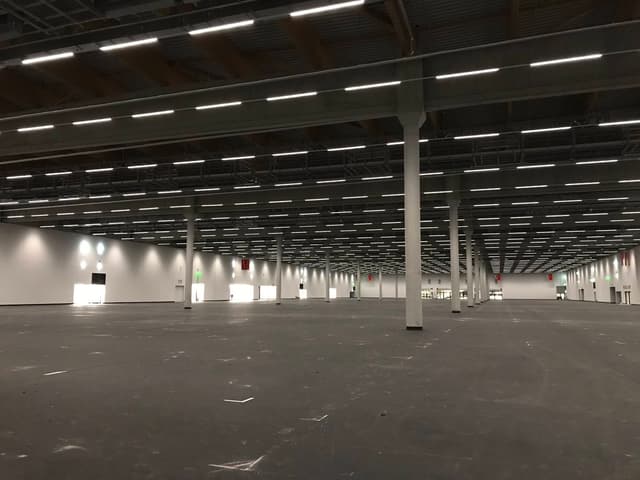 Halle 8
