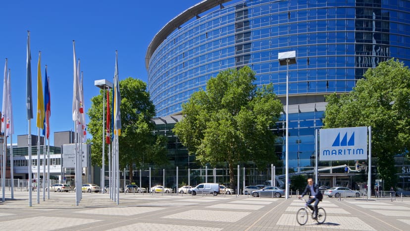 Modern Halle 8 conference center exterior for international congresses and corporate events.