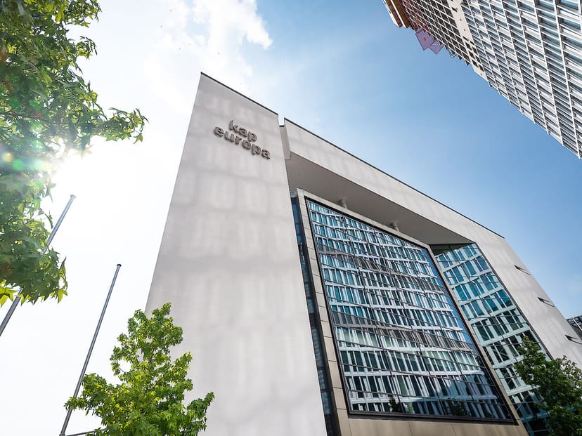 Kap Europa Frankfurt conference room, LEED-certified venue for sustainable corporate events.