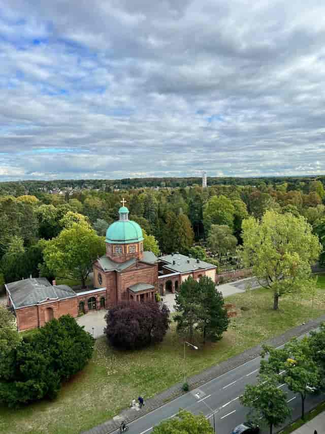 Historic Wiesbaden garden venue at Leonardo Royal Hotel Frankfurt for memorial services and weddings.