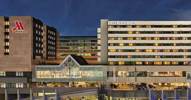 Frankfurt Airport Marriott meeting rooms: flexible event space for large corporate conferences.