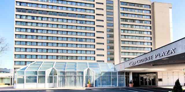 Frankfurter Stube conference room at Crowne Plaza Frankfurt, ideal for corporate events and meetings.