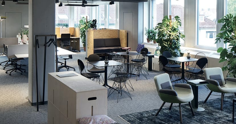Virtual office rental at Frankfurt Westendcarree with versatile breakout space for agile meetings.