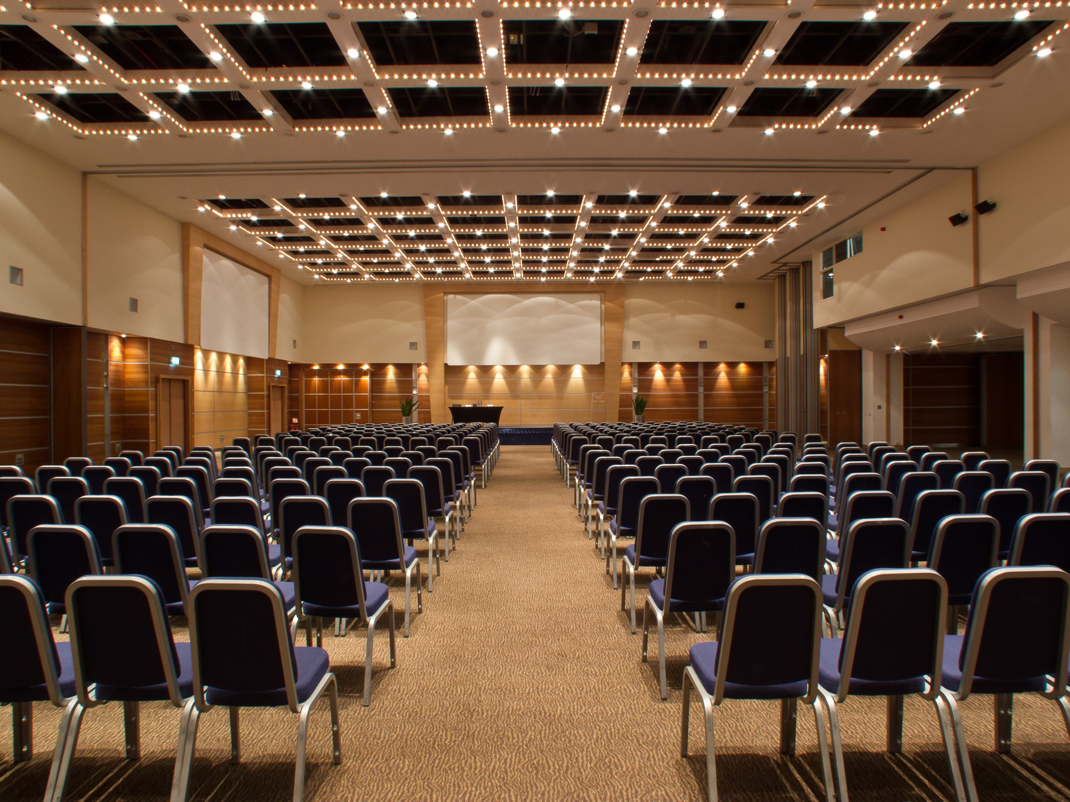 Novotel London West - image 1
