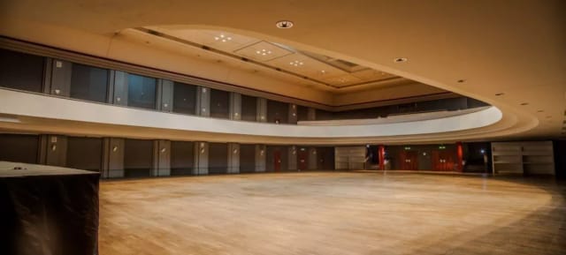 Ballroom at Zoo Gesellschaftshaus with mezzanine for corporate events and gala banquets.