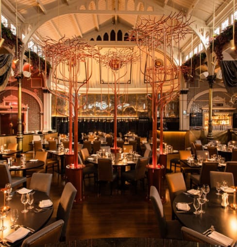 Stephen’s Suite at Fire Steakhouse: high-end venue for corporate dinners and VIP gala events.