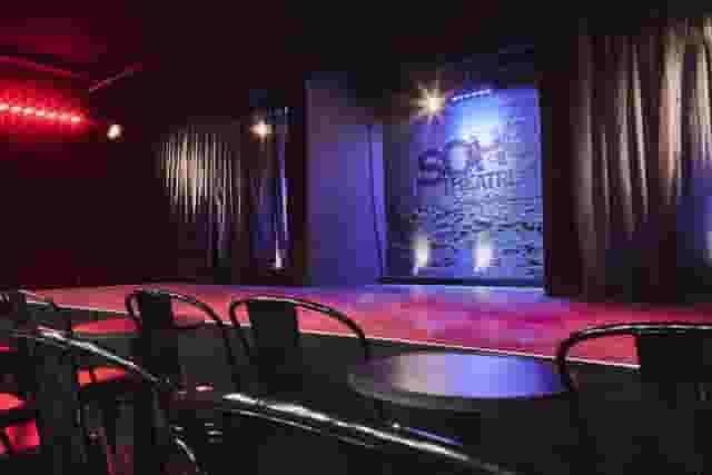 Comedy club