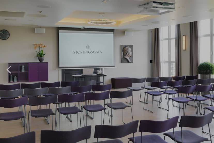 Theater-style meeting room in Studenterlunden for corporate presentations and training seminars.
