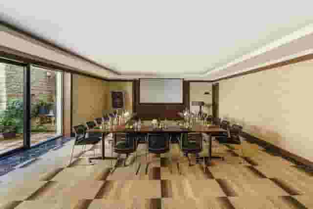 Kubbe Meeting Room