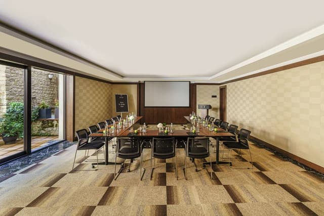 Kubbe Meeting Room