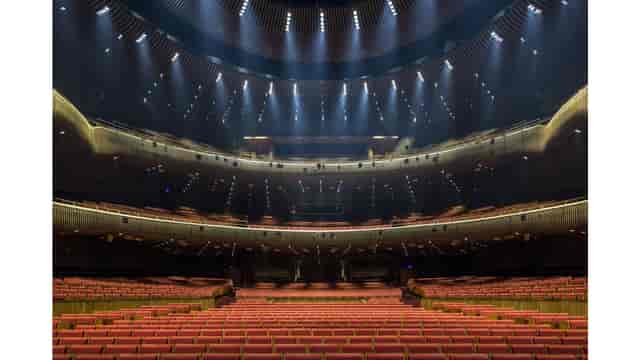Turkcell Platinum Sahnesi auditorium with tiered seating for corporate keynotes and plenaries.