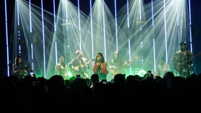 Live entertainment stage with LED backdrop at 100 Studio Zorlu PSM for corporate event activation.