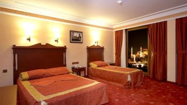 Golden Horn twin room at Eresin Hotels Sultanahmet, ideal for conference lodging and business travel.