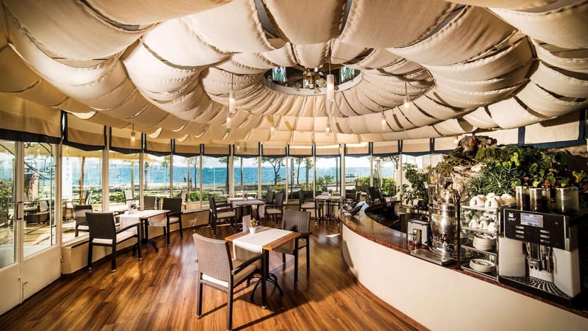 Radisson Istanbul Sultanahmet cafe with draped ceiling for networking events and banquet meetings.