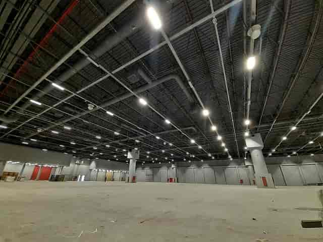 Artemis B exhibition hall, Istanbul Expo Center: blank-canvas venue for trade shows and events.