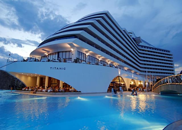 Titanic Hotels