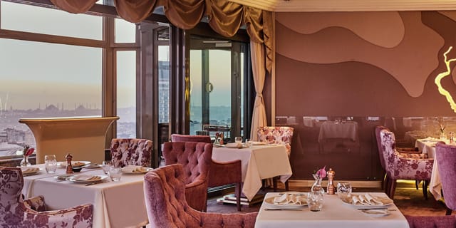 Safran Restaurant Istanbul: Upscale dining room for executive boardroom dinners and VIP events.