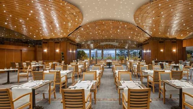 Banquet hall
