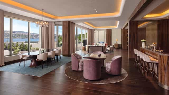 Luxury Oriental Meeting Room, Istanbul: High-end board meeting space for VIP corporate events.