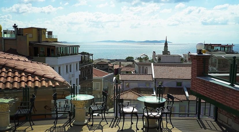 Sultan's Restaurant rooftop, scenic meeting space for intimate networking and premium events.