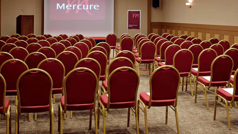 Kadikoy Meeting Room in theater setup for corporate events and professional conferences.