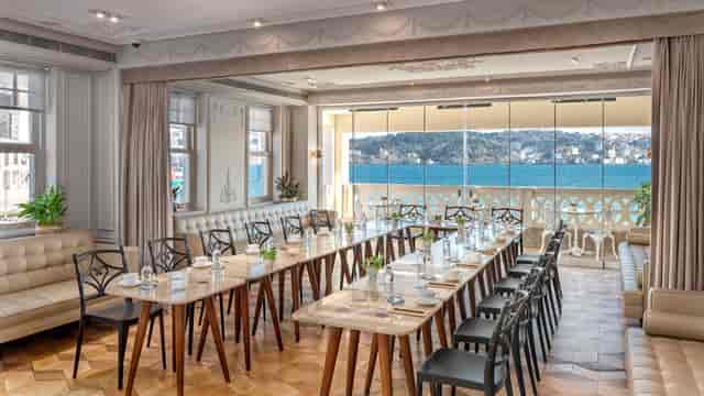U-shaped boardroom at The Stay Bosphorus with waterfront views for executive strategy sessions.