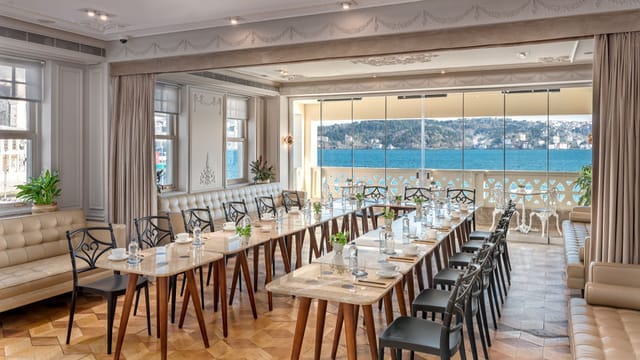 U-shaped boardroom at The Stay Bosphorus with waterfront views for executive strategy sessions.