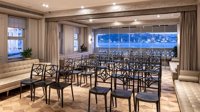 Bosphorus Lounge