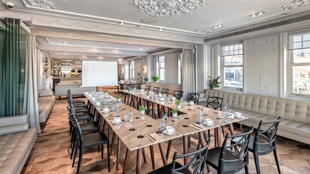 Bosphorus Lounge