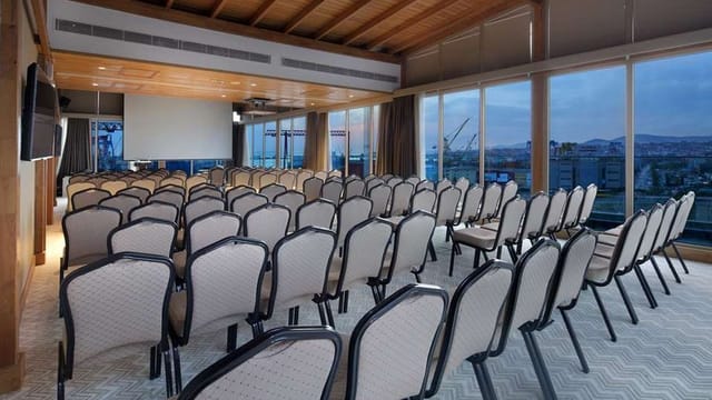 DoubleTree Istanbul Tuzla theater-style meeting room for corporate events and business conferences.