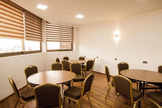 Elara Meeting Room