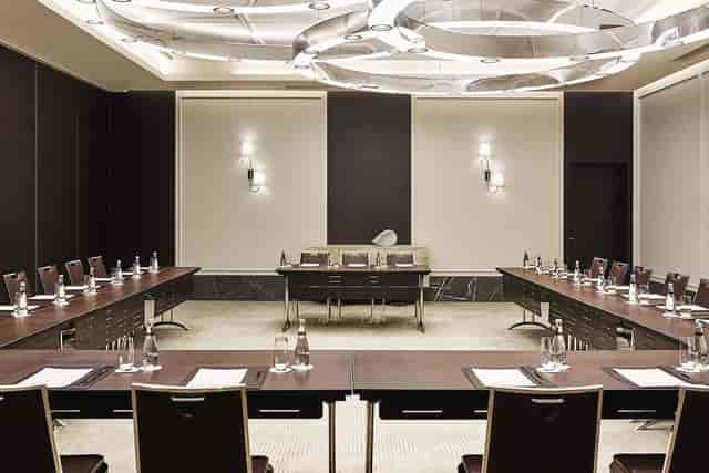 U-shape boardroom setup in Elara Meeting Room for professional collaborative meetings.