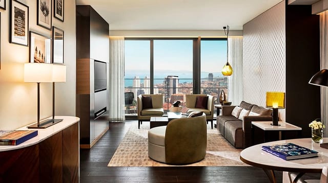 Ukiyo executive suite: luxury board meeting room for VIP events and private conferences.