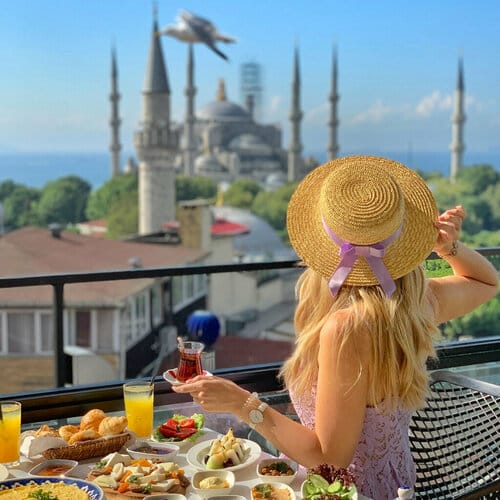 Deraliye Terrace Restaurant: luxury rooftop venue for corporate events and VIP incentive travel.